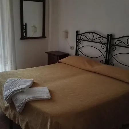 La Mimosa 2*