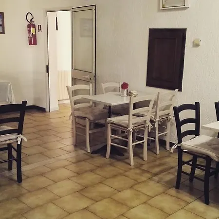 La Mimosa Hotel
