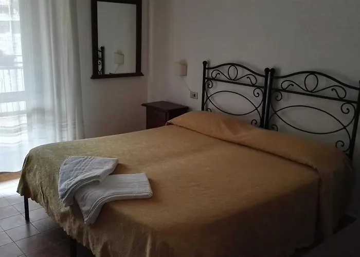 La Mimosa 2*